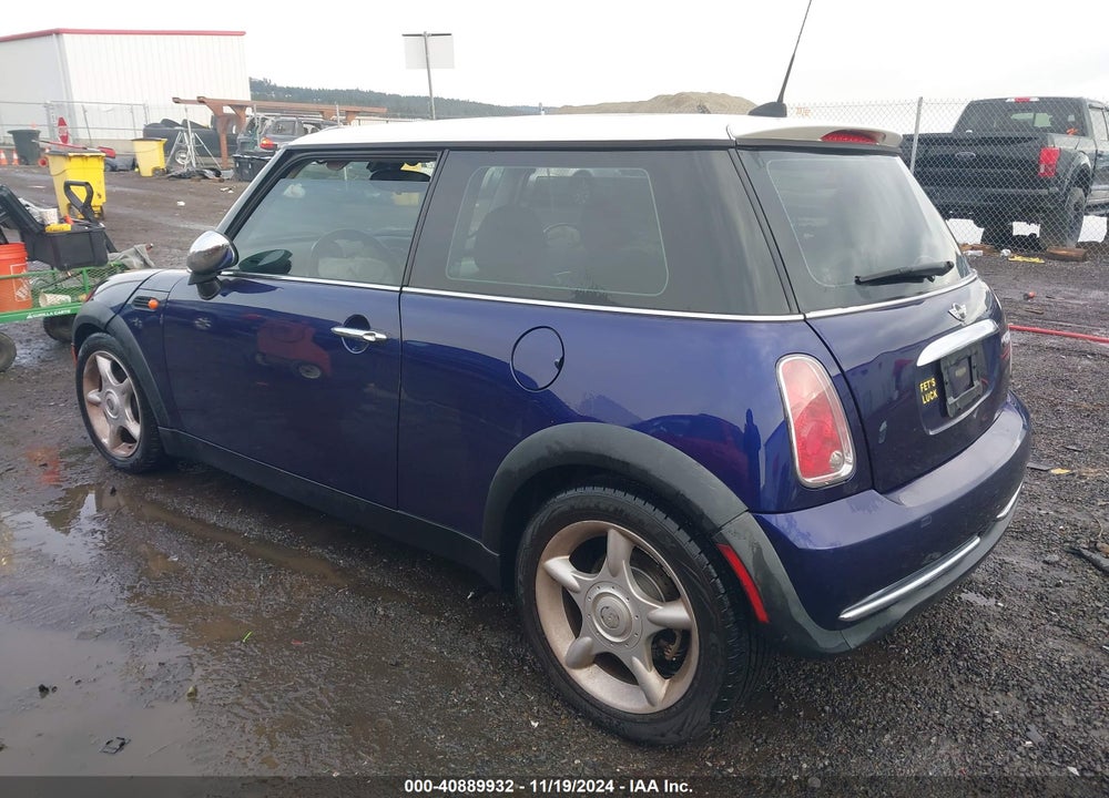 2005 MINI COOPER VIN: WMWRC335X5TJ73194