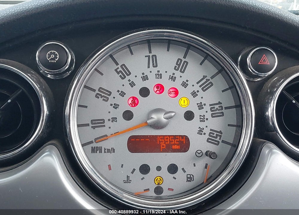 2005 MINI COOPER VIN: WMWRC335X5TJ73194
