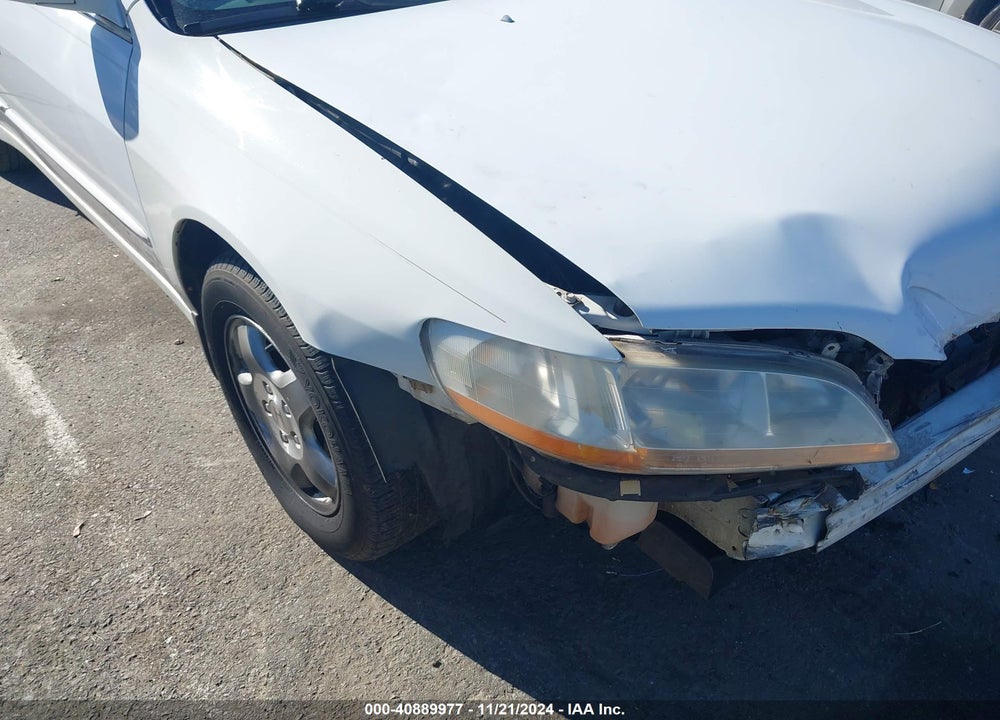 2000 HONDA ACCORD 3.0 EX VIN: 1HGCG1650YA054942