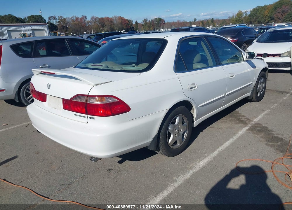 2000 HONDA ACCORD 3.0 EX VIN: 1HGCG1650YA054942