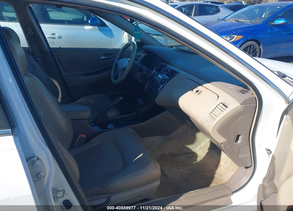 2000 HONDA ACCORD 3.0 EX VIN: 1HGCG1650YA054942