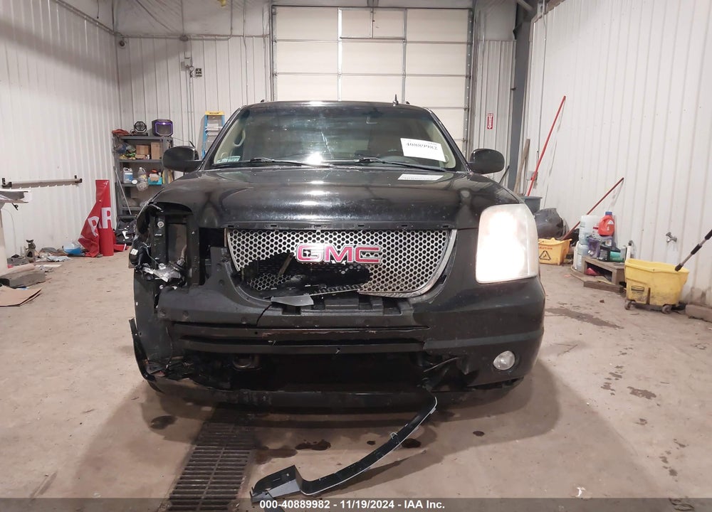2011 GMC YUKON XL 1500 DENALI VIN: 1GKS2MEF6BR335404