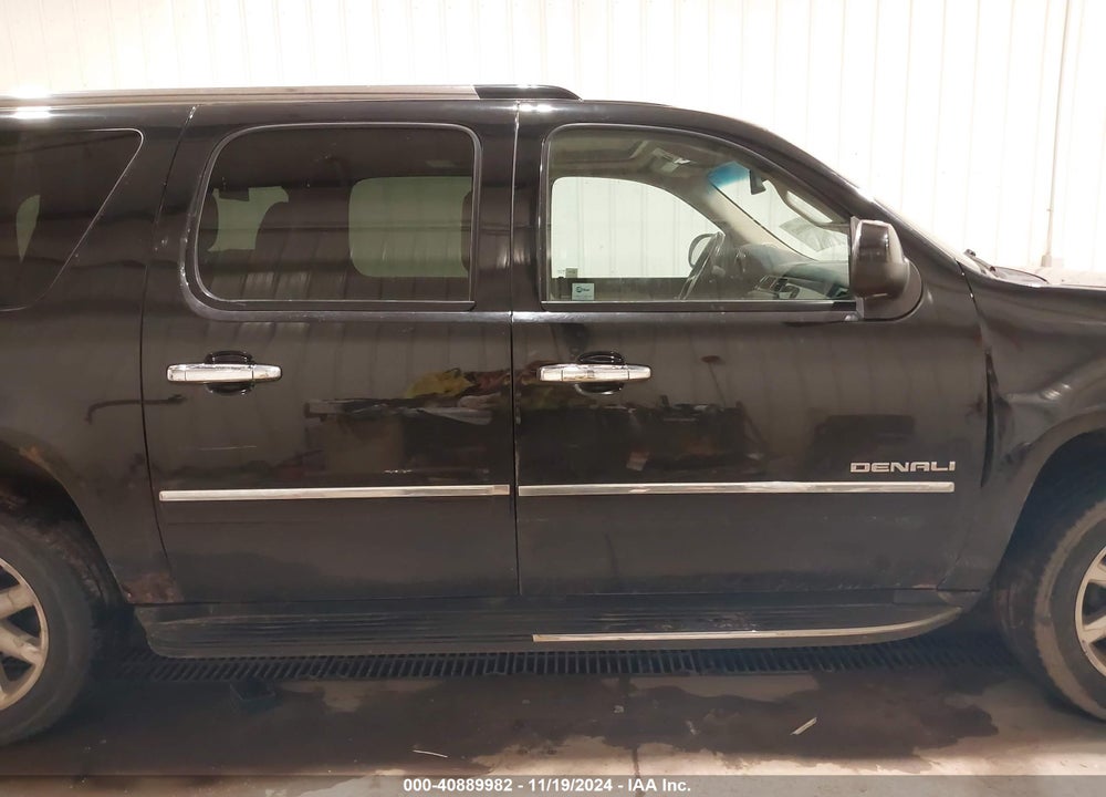2011 GMC YUKON XL 1500 DENALI VIN: 1GKS2MEF6BR335404