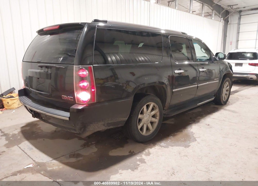 2011 GMC YUKON XL 1500 DENALI VIN: 1GKS2MEF6BR335404