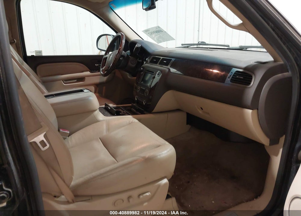 2011 GMC YUKON XL 1500 DENALI VIN: 1GKS2MEF6BR335404