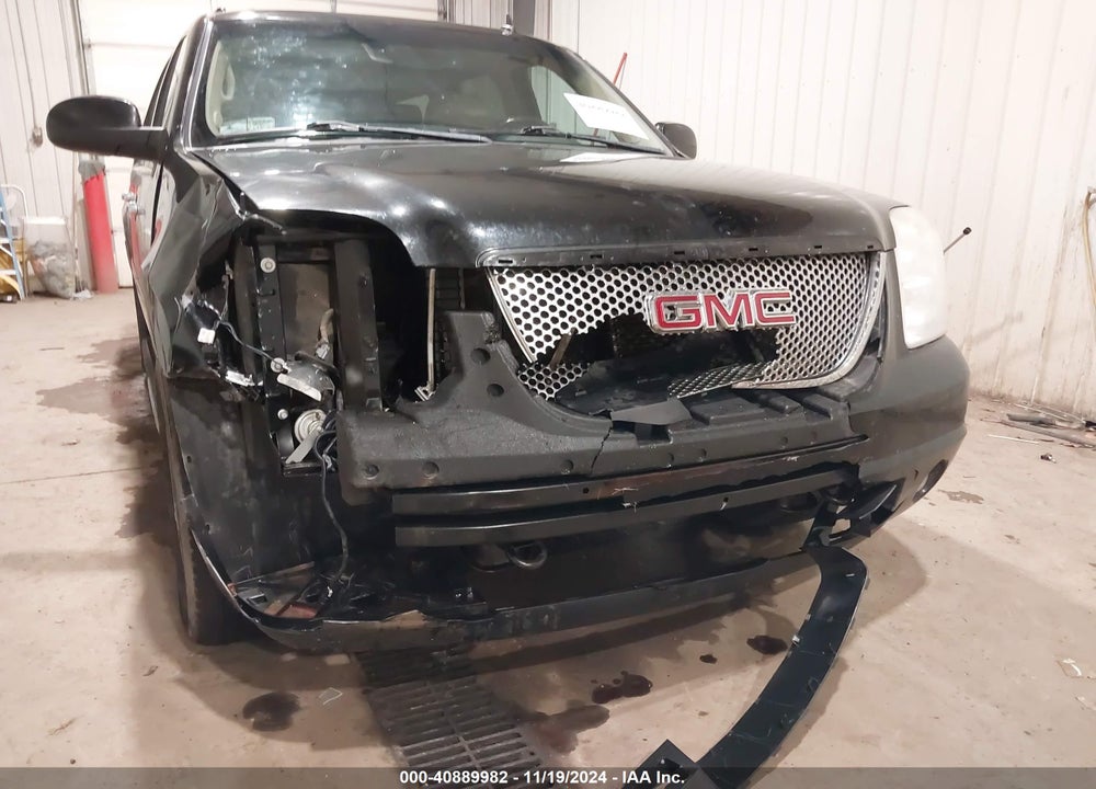 2011 GMC YUKON XL 1500 DENALI VIN: 1GKS2MEF6BR335404