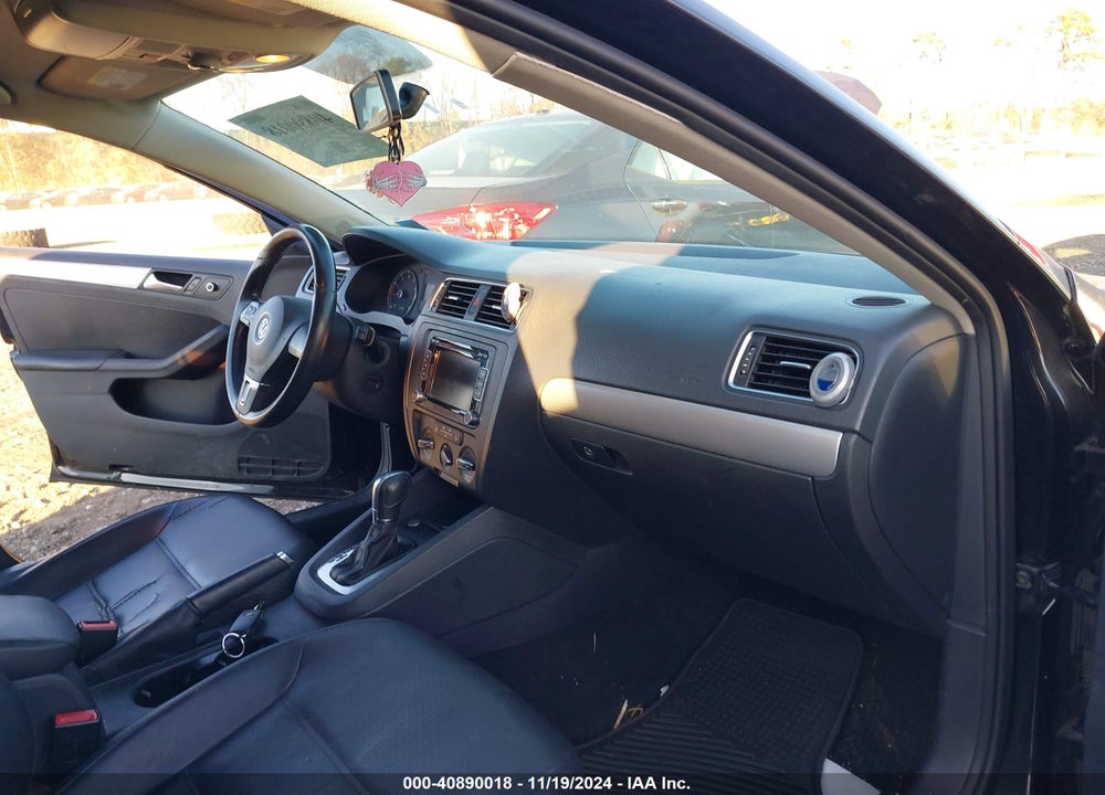 2014 VOLKSWAGEN JETTA 1.8T SE VIN: 3VWD17AJ0EM375175