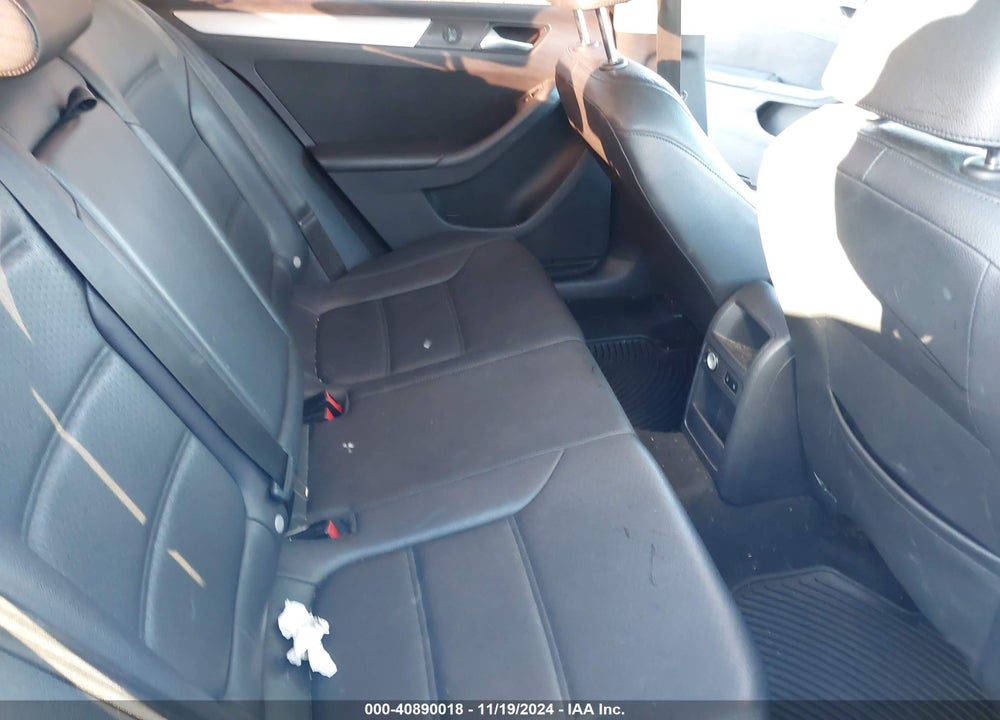 2014 VOLKSWAGEN JETTA 1.8T SE VIN: 3VWD17AJ0EM375175