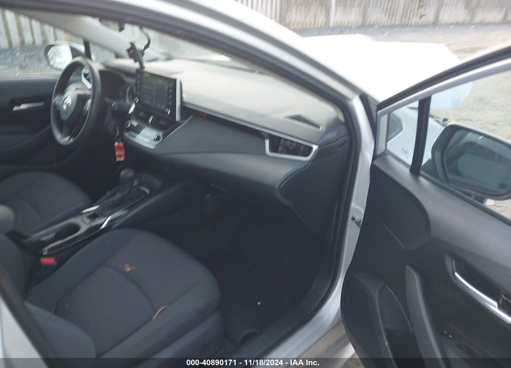 2020 TOYOTA COROLLA LE VIN: 5YFEPRAE8LP100096