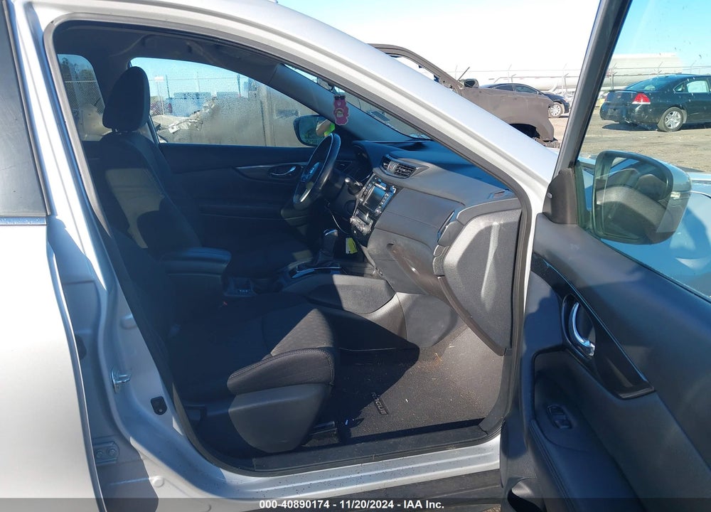 2018 NISSAN ROGUE SV VIN: 5N1AT2MVXJC700374
