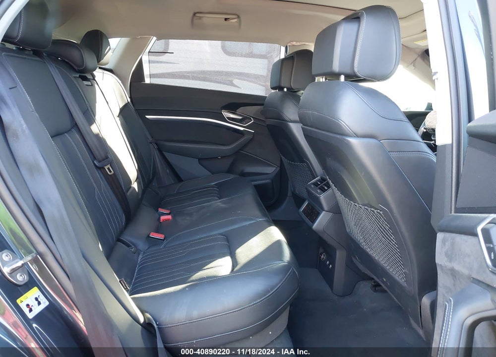 2019 AUDI E-TRON VIN: WA1VABGE8KB024564