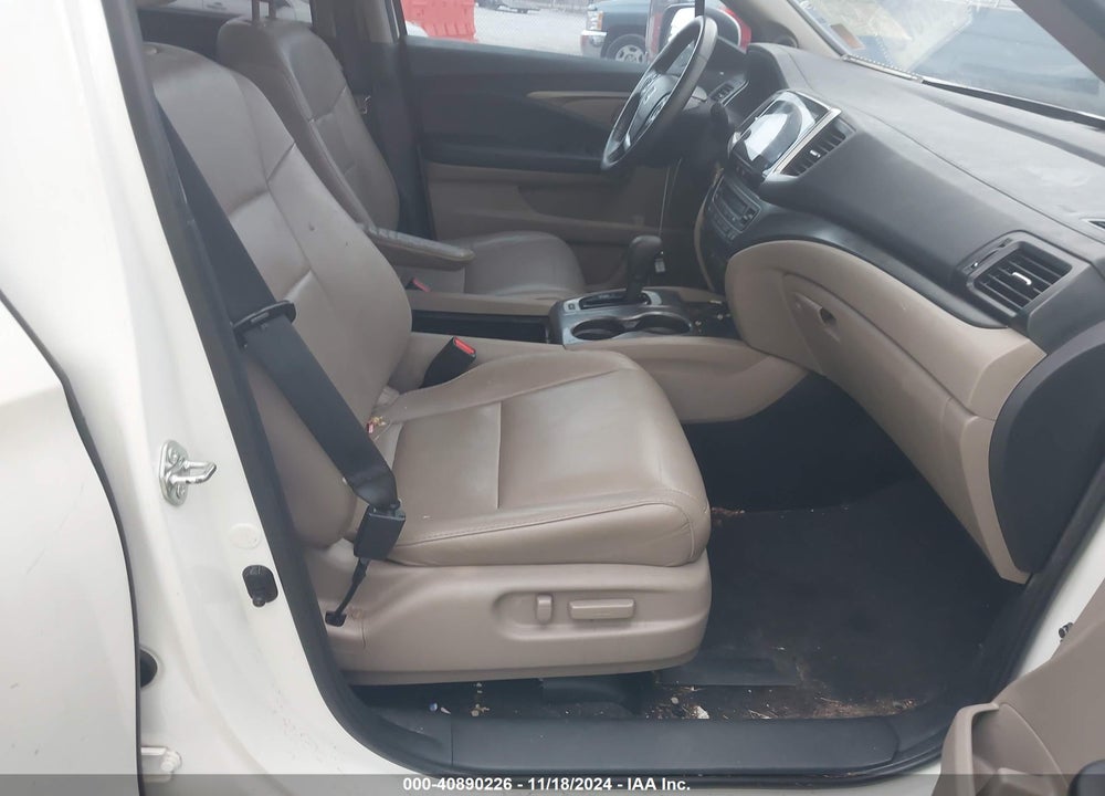 2017 HONDA PILOT EX-L VIN: 5FNYF5H80HB034655