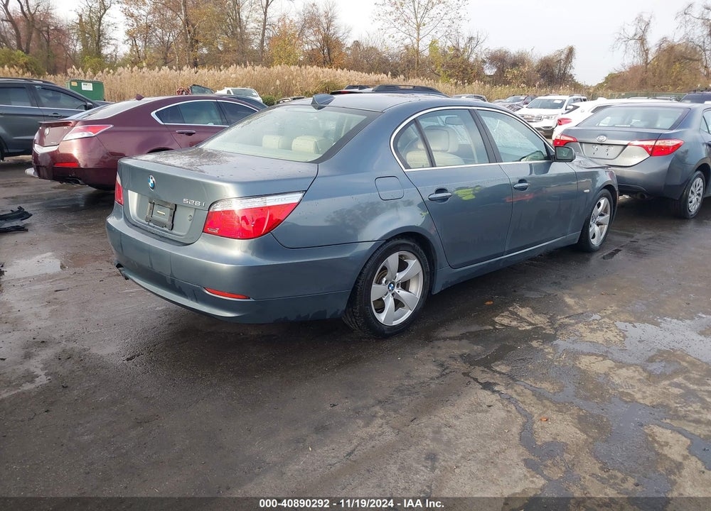 2008 BMW 528I VIN: WBANU53558C112203