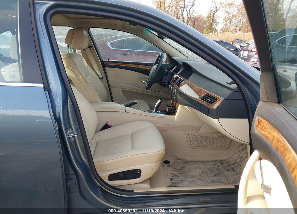 2008 BMW 528I VIN: WBANU53558C112203