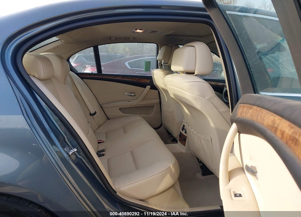 2008 BMW 528I VIN: WBANU53558C112203