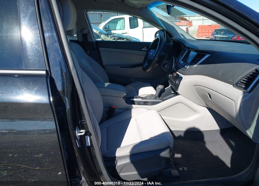 2018 HYUNDAI TUCSON SEL VIN: KM8J33A48JU662624