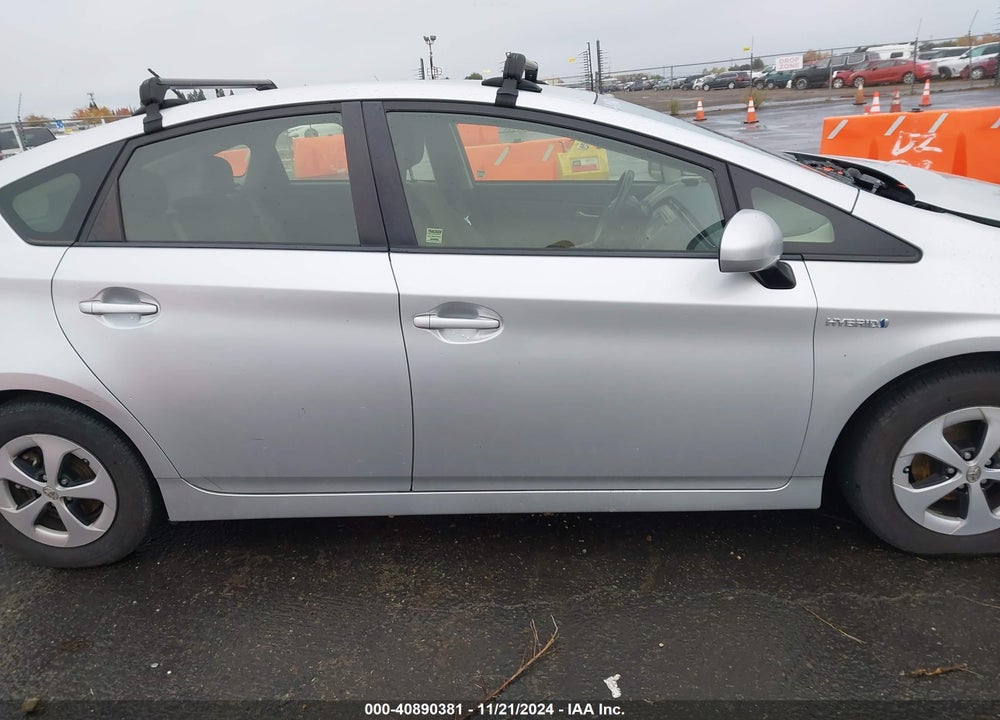 2013 TOYOTA PRIUS THREE VIN: JTDKN3DU2D5672000