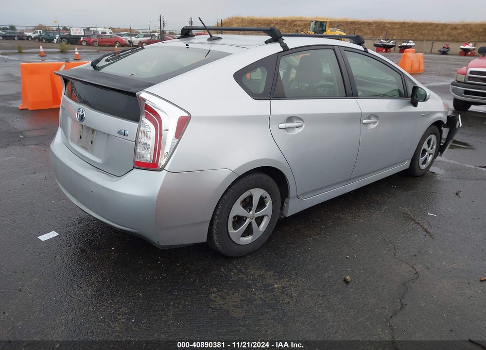 2013 TOYOTA PRIUS THREE VIN: JTDKN3DU2D5672000