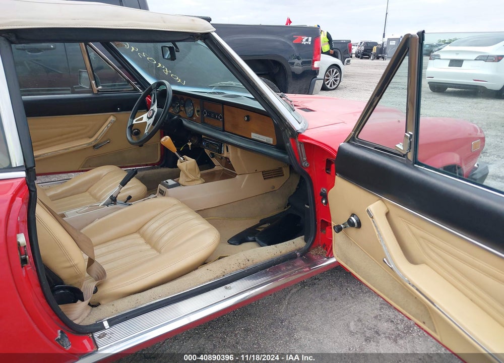 1982 FIAT 124 SPIDER VIN: ZFAAS00B9C5002036