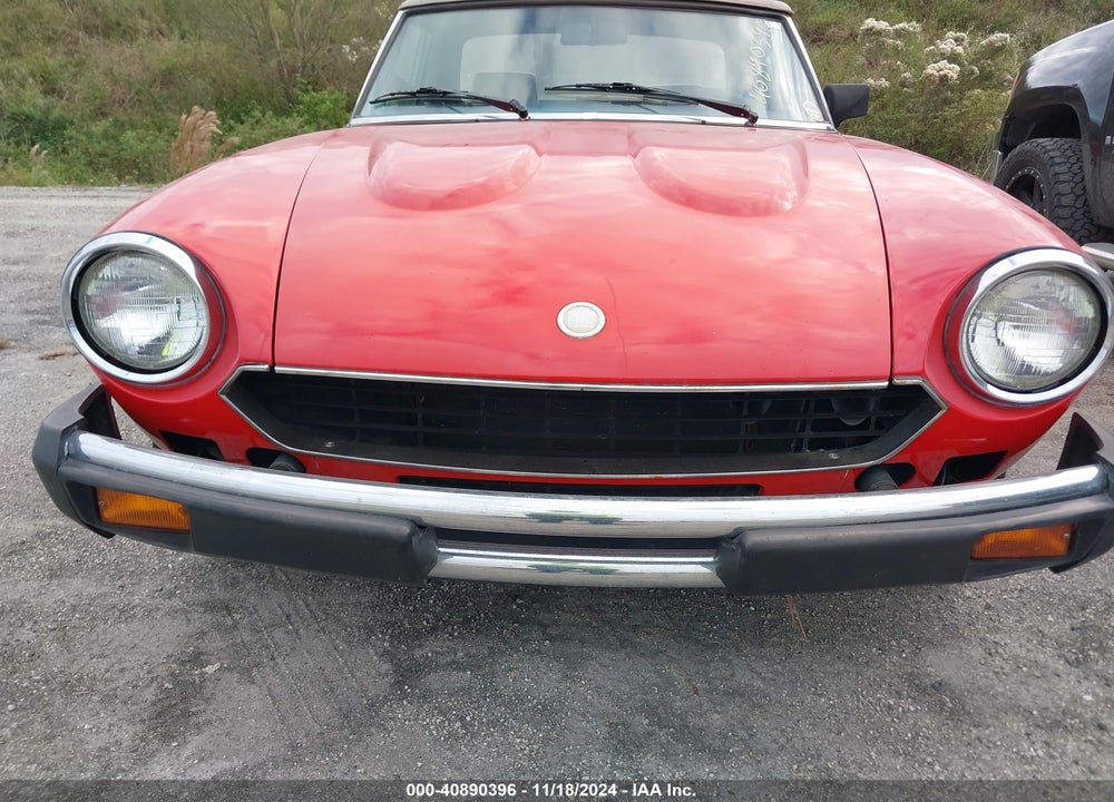 1982 FIAT 124 SPIDER VIN: ZFAAS00B9C5002036