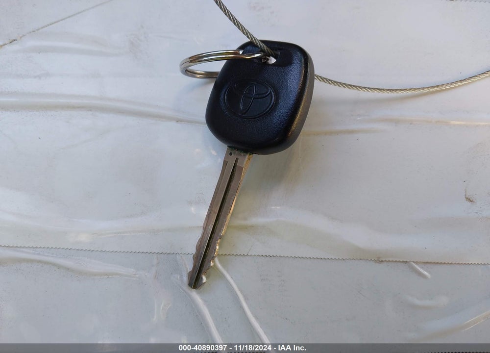 2007 TOYOTA COROLLA LE VIN: 1NXBR32E07Z921237
