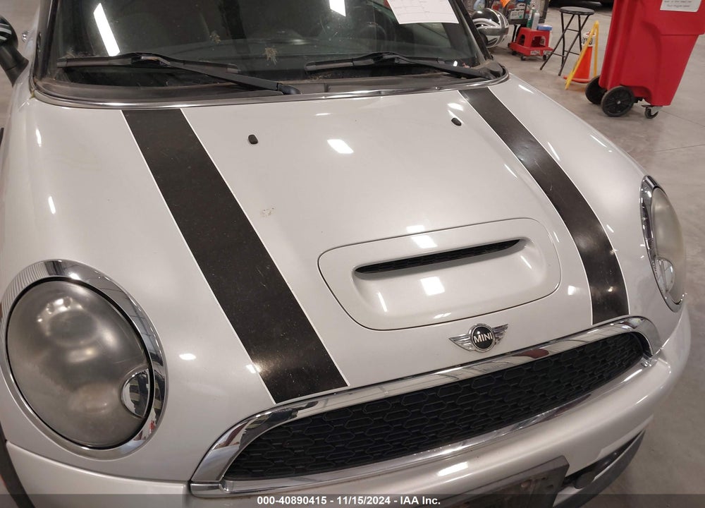 2011 MINI COOPER S CLUBMAN VIN: WMWZG3C55BTY30516