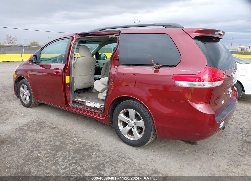 2014 TOYOTA SIENNA LE V6 8 PASSENGER VIN: 5TDKK3DC8ES414429