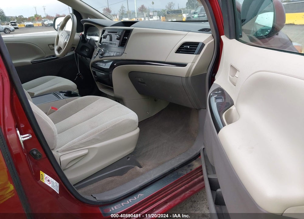 2014 TOYOTA SIENNA LE V6 8 PASSENGER VIN: 5TDKK3DC8ES414429