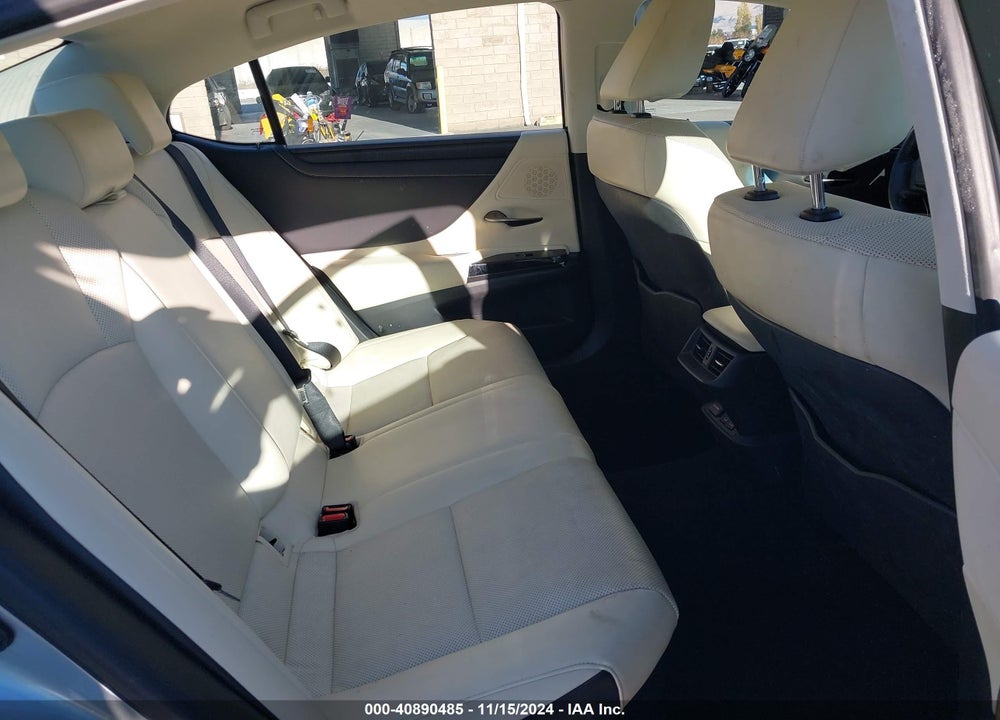 2022 LEXUS ES 300H VIN: 58ADA1C15NU016353