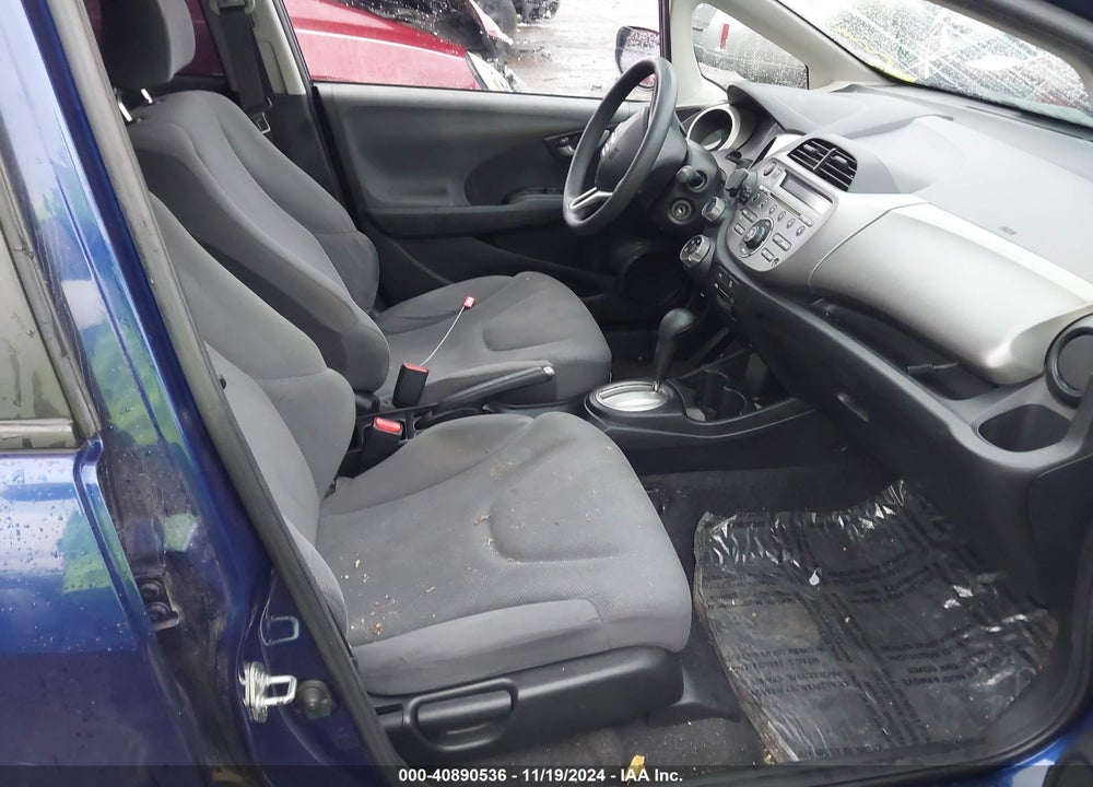 2012 HONDA FIT VIN: JHMGE8H31CC026718