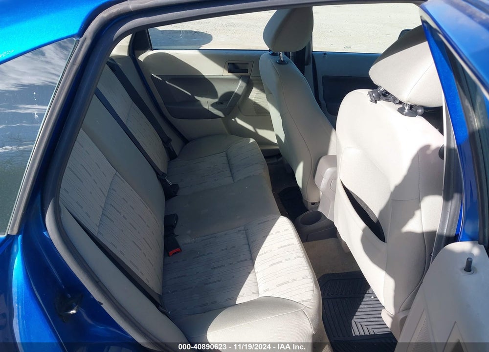 2010 FORD FOCUS SE VIN: 1FAHP3FN7AW189267