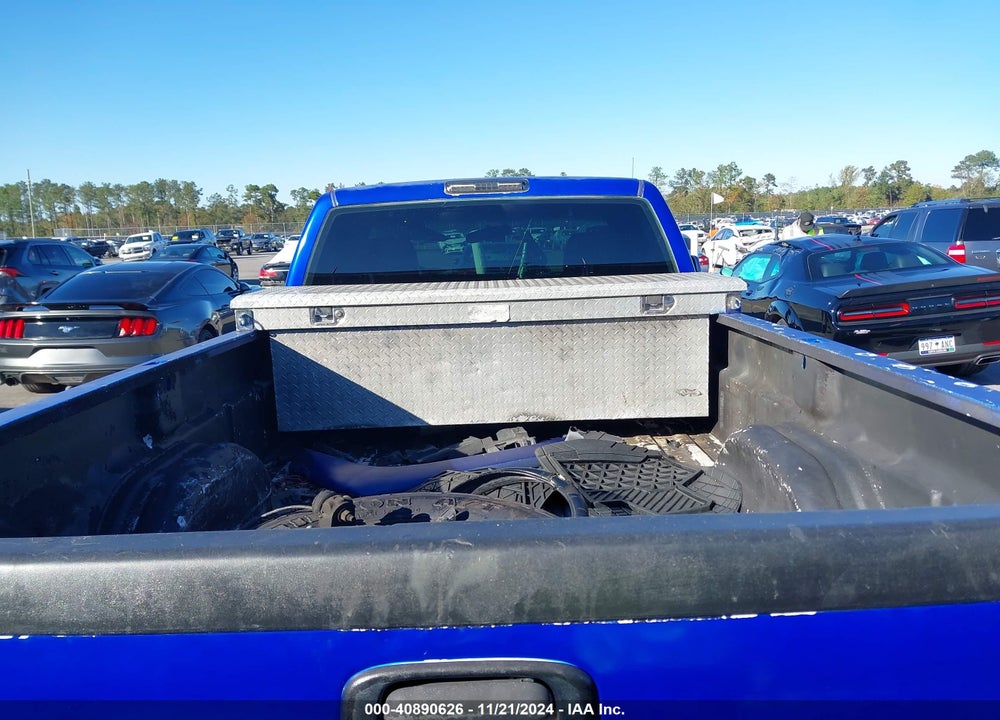 2003 CHEVROLET SILVERADO 2500HD WORK TRUCK VIN: 1GCHC24UX3E328827