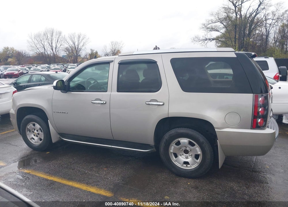 2007 GMC YUKON DENALI VIN: 1GKFK63857J315460