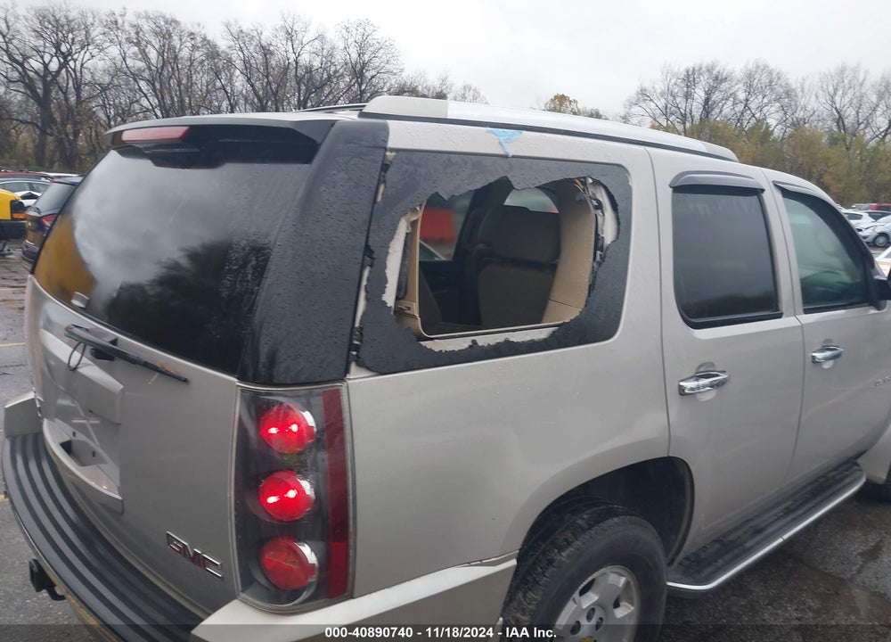 2007 GMC YUKON DENALI VIN: 1GKFK63857J315460