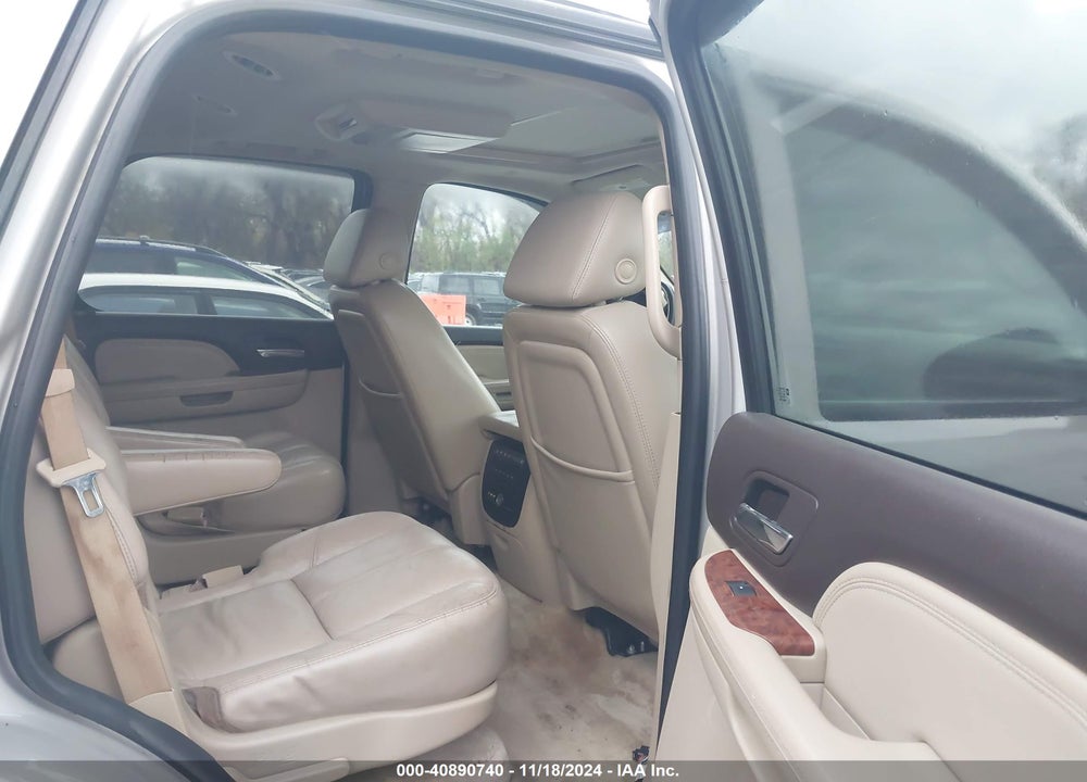 2007 GMC YUKON DENALI VIN: 1GKFK63857J315460