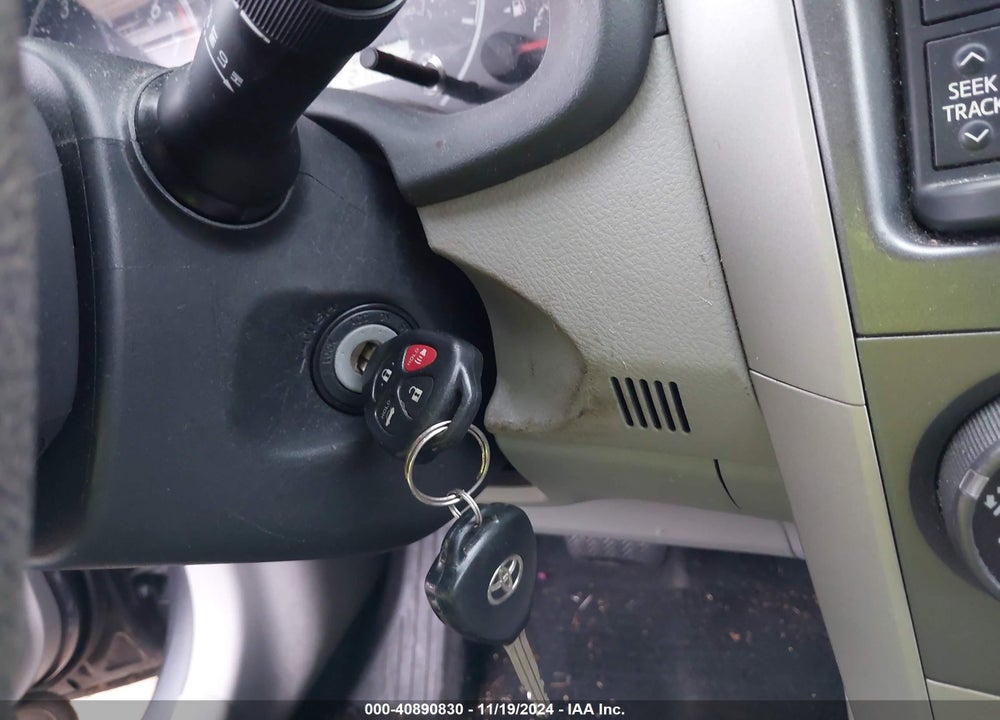 2013 TOYOTA COROLLA LE VIN: 2T1BU4EE0DC060879