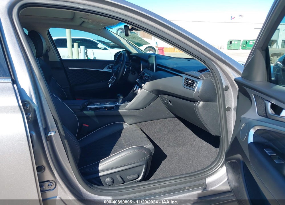 2020 GENESIS G70 2.0T RWD VIN: KMTG44LA1LU055649