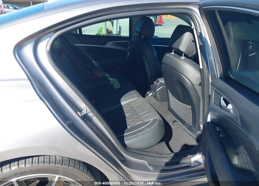 2020 GENESIS G70 2.0T RWD VIN: KMTG44LA1LU055649