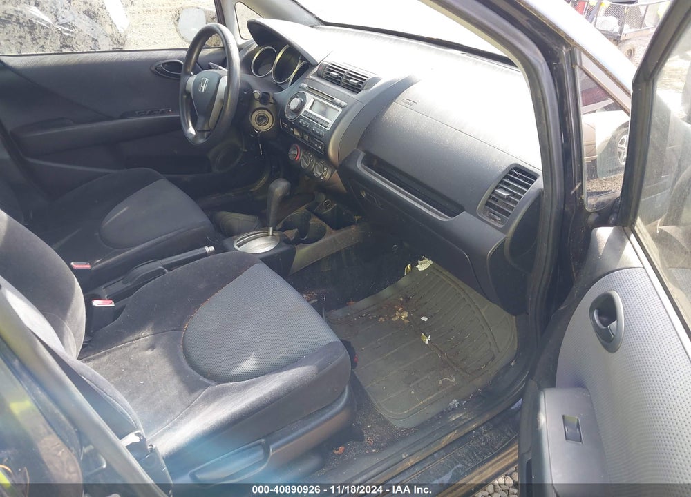 2007 HONDA FIT VIN: JHMGD38417S002137