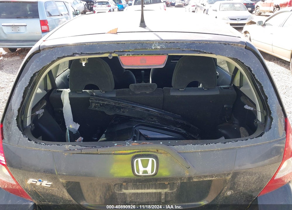 2007 HONDA FIT VIN: JHMGD38417S002137