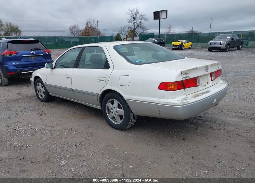 2001 TOYOTA CAMRY LE VIN: JT2BG22KX10571505