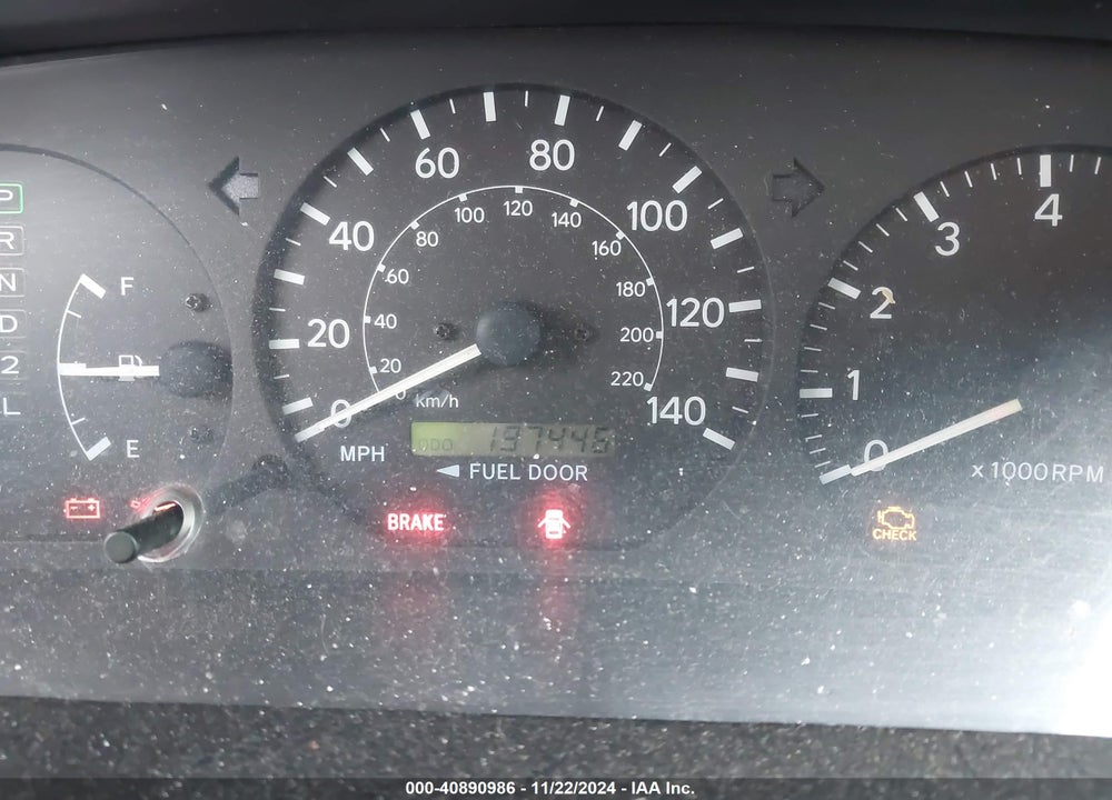 2001 TOYOTA CAMRY LE VIN: JT2BG22KX10571505