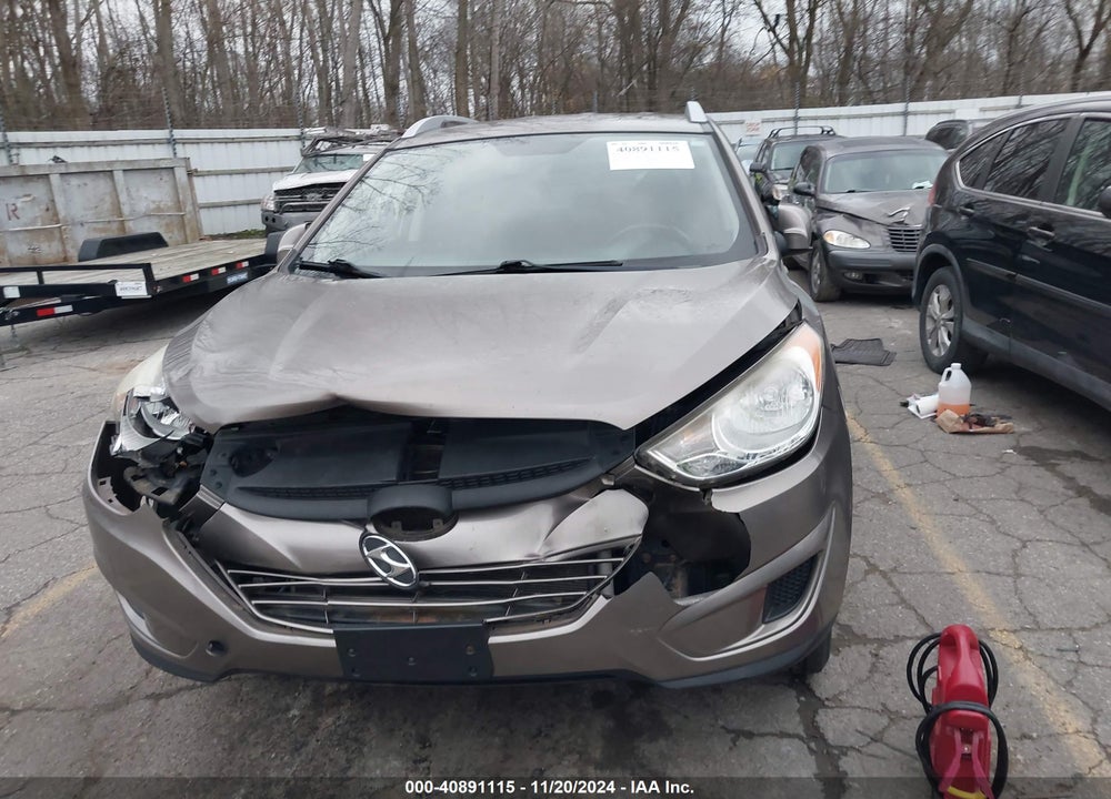 2011 HYUNDAI TUCSON GLS VIN: KM8JU3AC1BU129732
