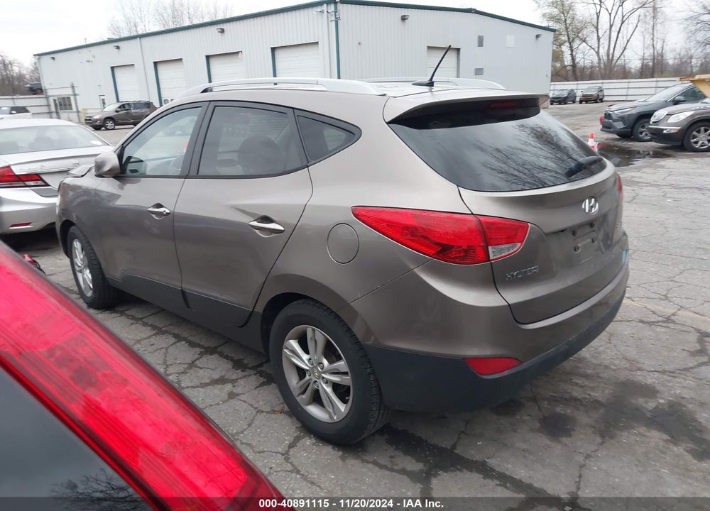 2011 HYUNDAI TUCSON GLS VIN: KM8JU3AC1BU129732