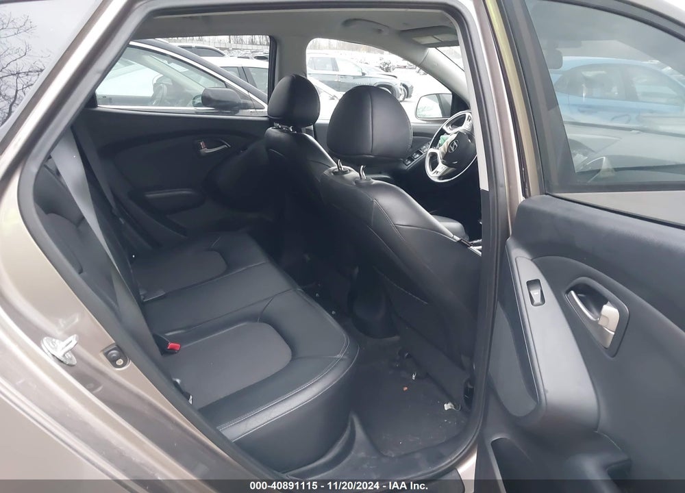 2011 HYUNDAI TUCSON GLS VIN: KM8JU3AC1BU129732