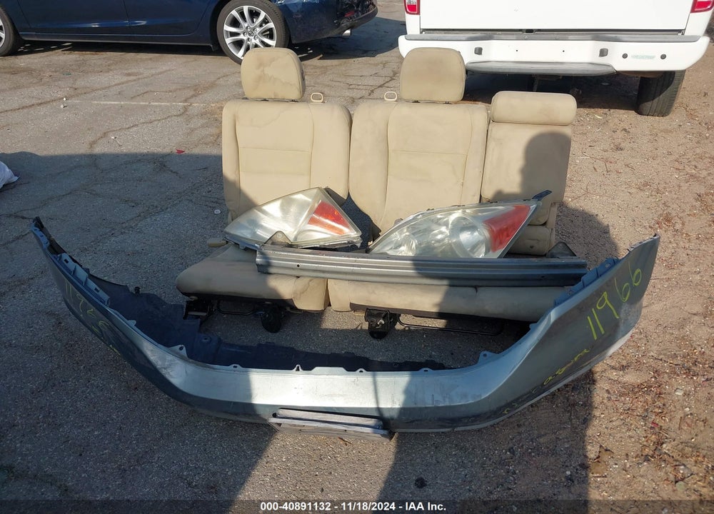 2010 HONDA CR-V LX VIN: 5J6RE4H33AL066941