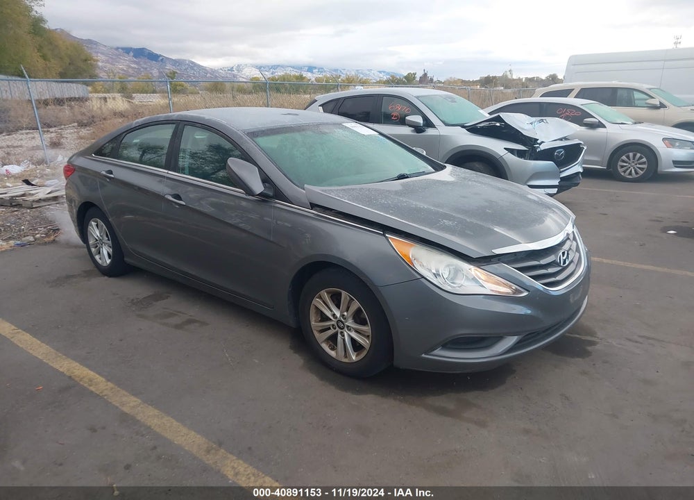 2013 HYUNDAI SONATA GLS VIN: 5NPEB4AC4DH748520
