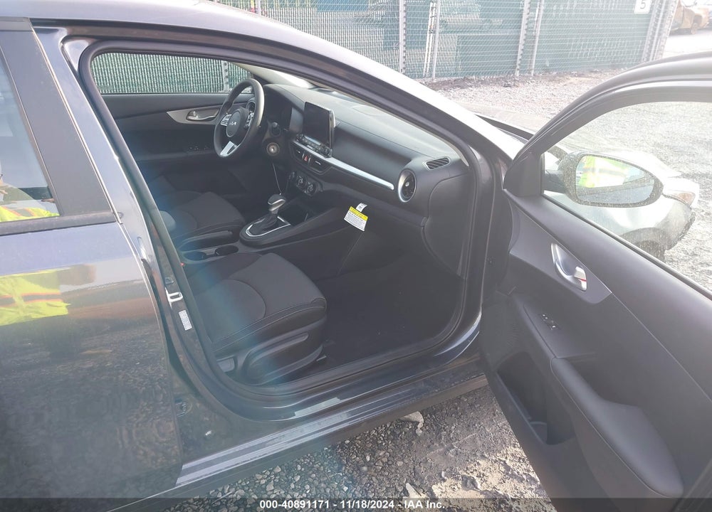2024 KIA FORTE LXS VIN: 3KPF24AD3RE828156