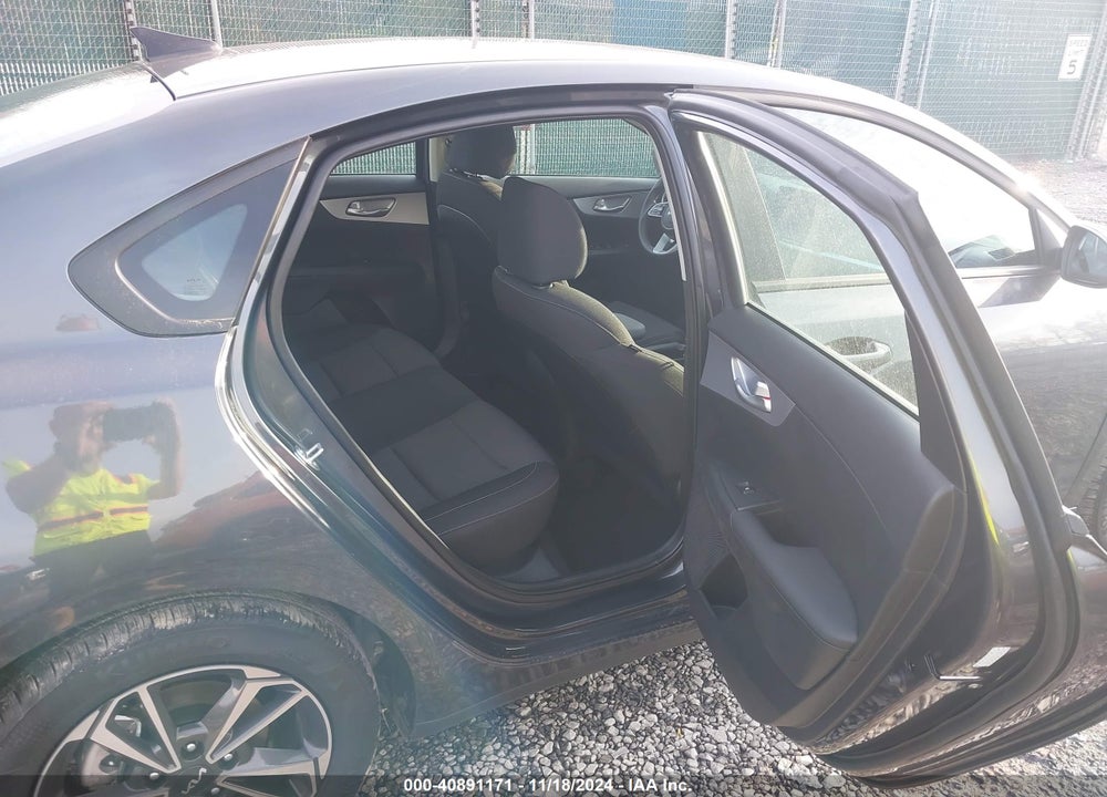 2024 KIA FORTE LXS VIN: 3KPF24AD3RE828156