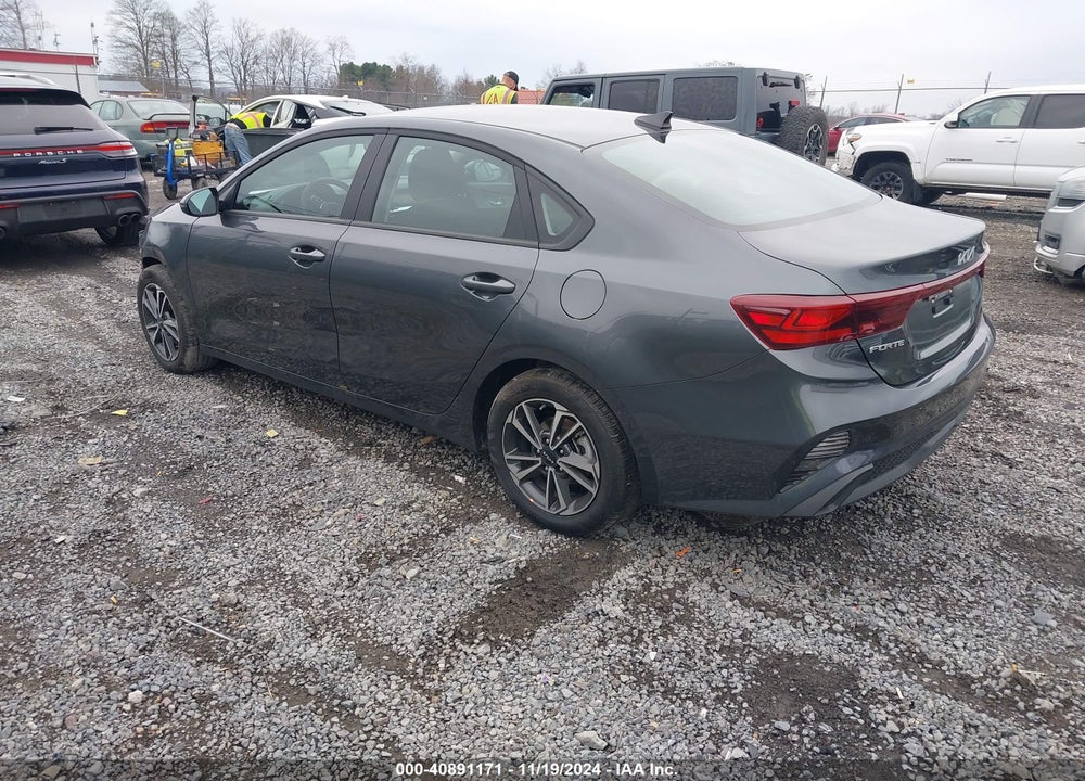 2024 KIA FORTE LXS VIN: 3KPF24AD3RE828156